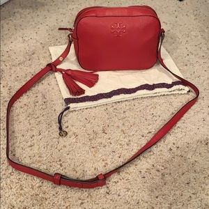 TORY BURCH RED CAMERA CROSSBODY BAG